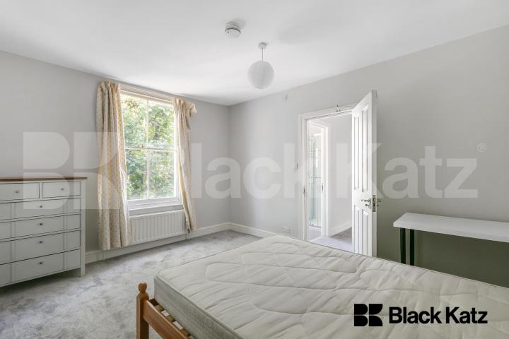 Charming 5-Bed Georgian Gem in SE15: Ideal for Students and Sharers Friary Road, Peckham